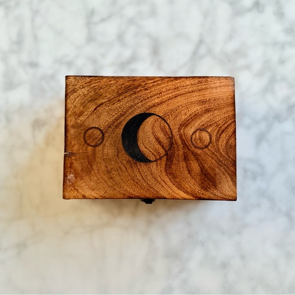 Moon Deck Oracle Card Set with Wooden Box (RARE!) - Picture 3 of 8